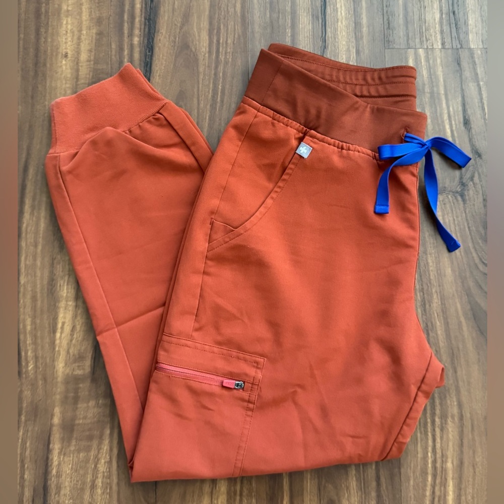 Figs Women's Auburn Scrub Joggers with Blue Accent